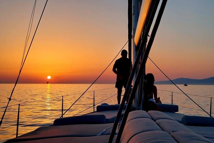 Private Sunset cruise to Rhenia&Little Venice with Mykonian Viand
